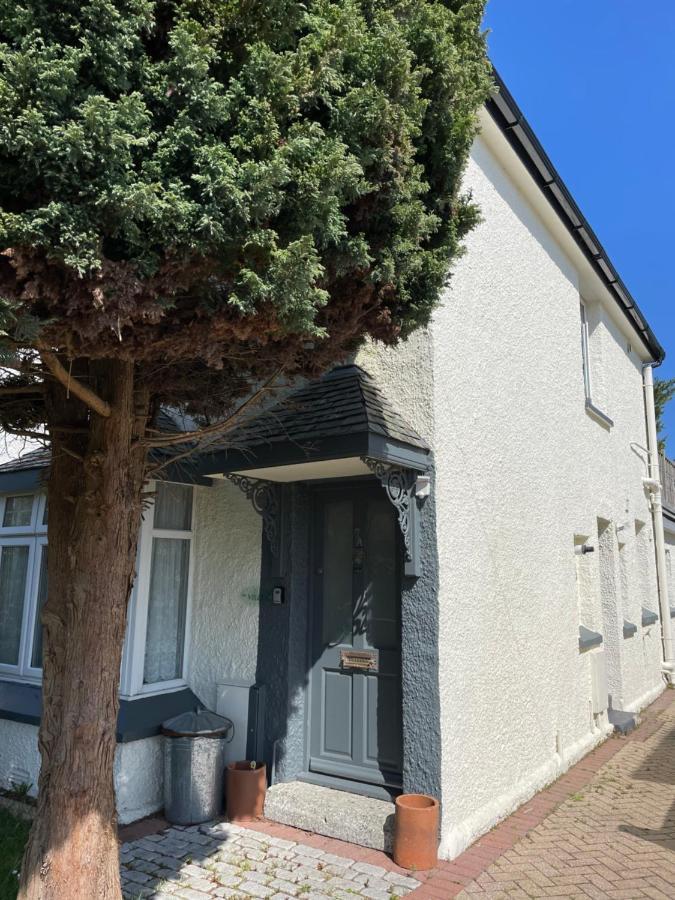Bradleigh Lodge セント・オーステル エクステリア 写真